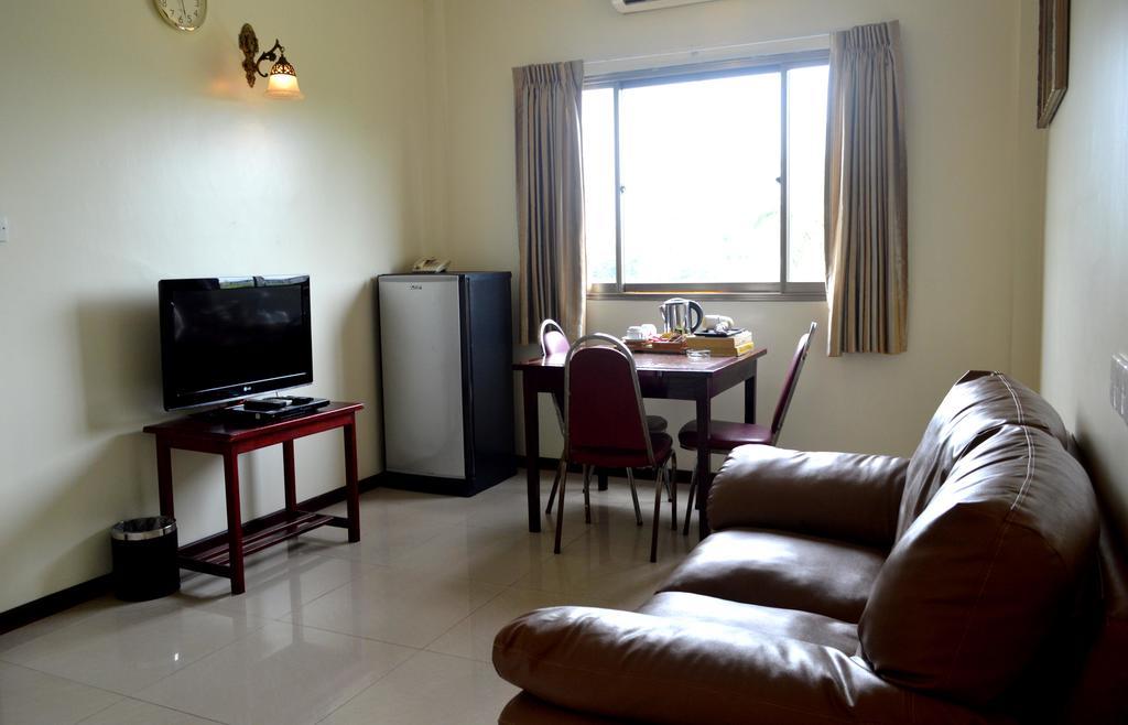 Hotel 63 Yangon Exterior foto